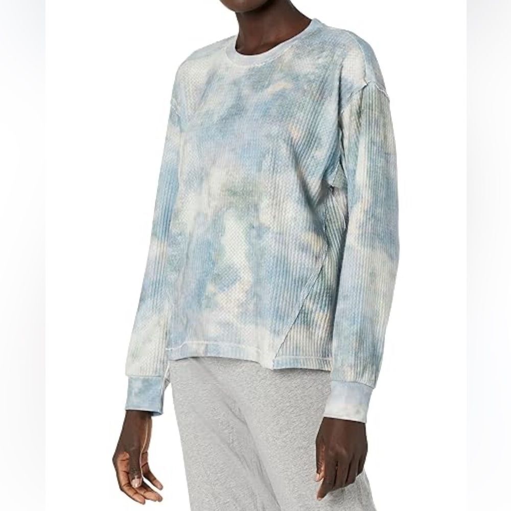 PJ Salvage CLOUDY DAYS TIE DYE LONG SLEEVE TOP Blue and White Size MEDIUM NEW